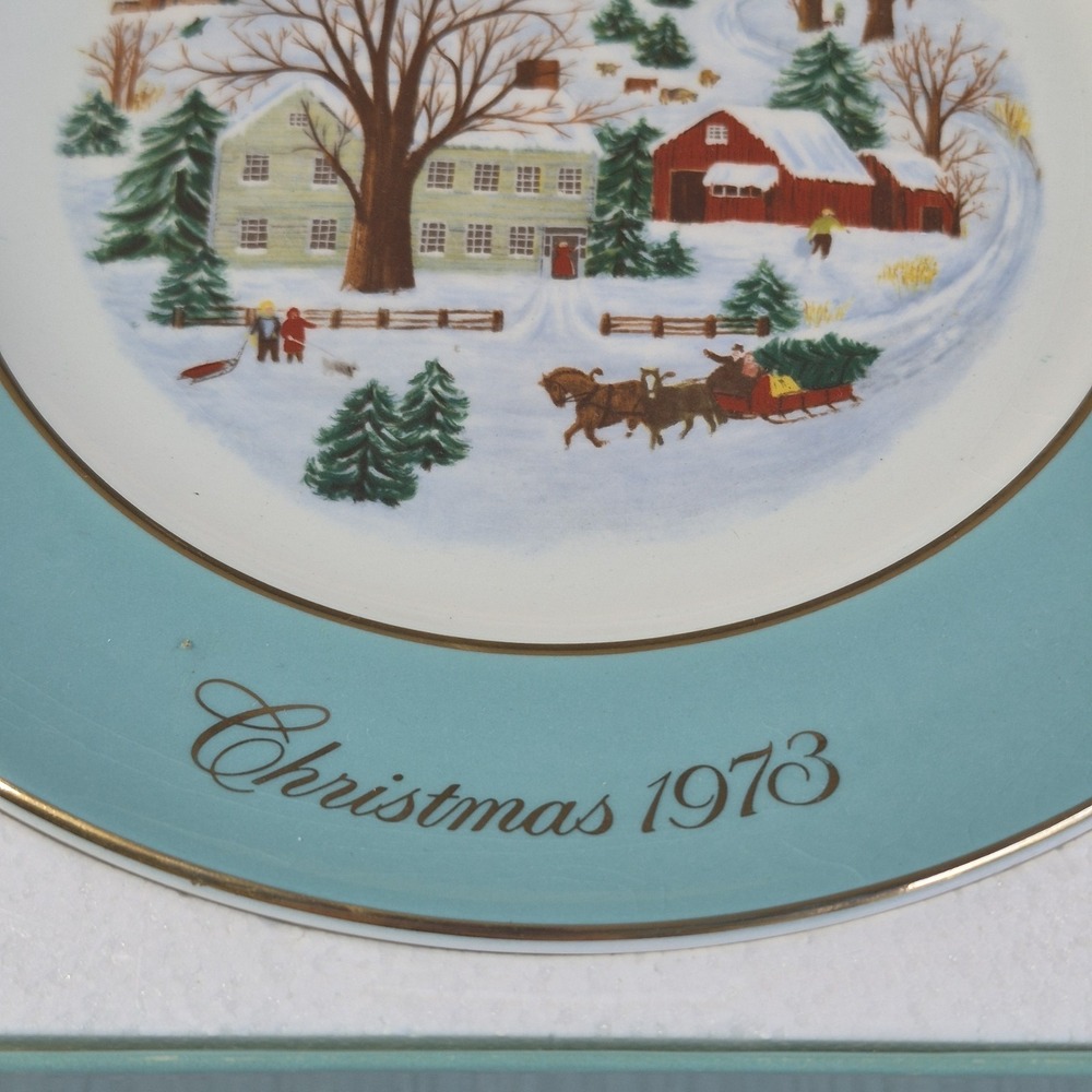 1973 Vintage Avon Christmas Plate "Christmas On The Farm"  First Ed. w/Box - Picture 7 of 16